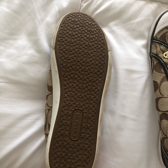 SOLD🎉NO OFFERS🎉Coach tennis shoes - Picture 4 of 7